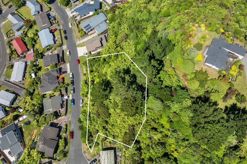 7 Picasso Grove, Belmont, Lower Hutt - Carousel 7