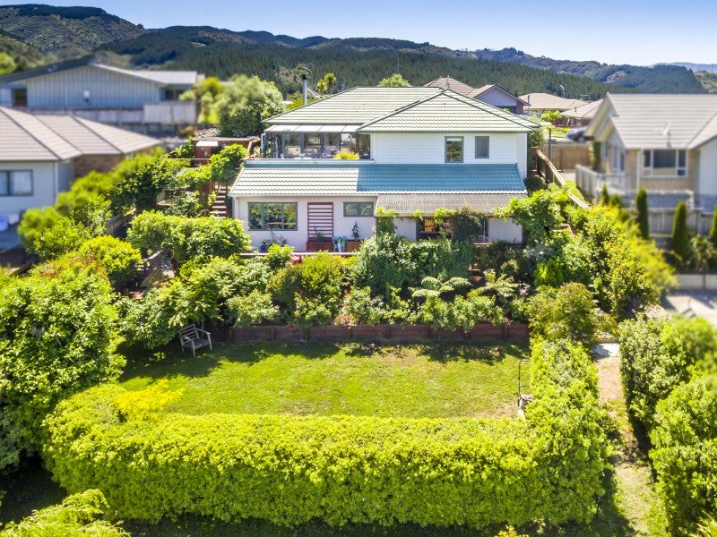 8 Ronald Scott Grove, Riverstone Terraces, Upper Hutt - Carousel 2