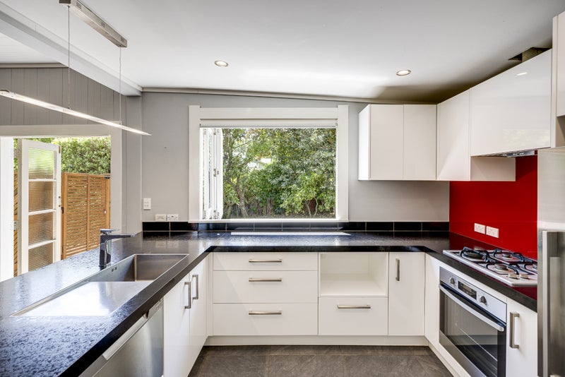 7 Main Street, Hospital Hill, Napier - Carousel 2