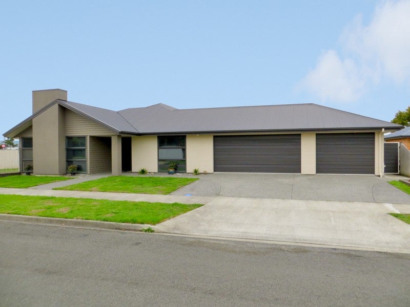 1 Chestnut Close, Kelvin Grove, Palmerston North - Carousel 1
