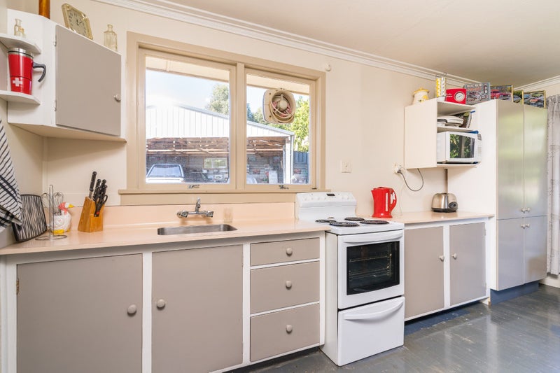 32 Dovecote Avenue, Corstorphine, Dunedin - Carousel 2