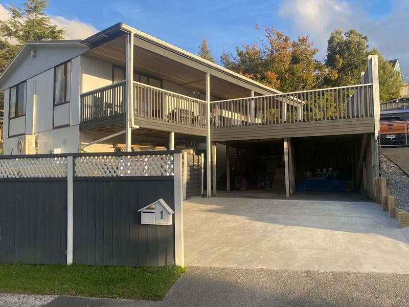 1 McManaway Grove, Stokes Valley, Lower Hutt - Carousel 2