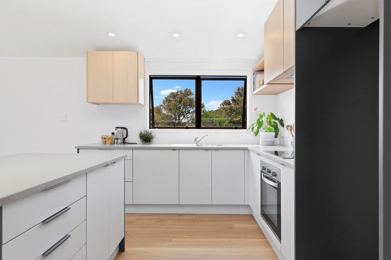 9 Oreti Place, Clover Park, Auckland - Carousel 2