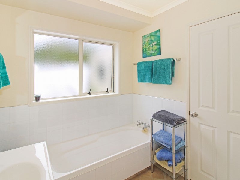 16 Thames Street, Welbourn, New Plymouth - Carousel 19