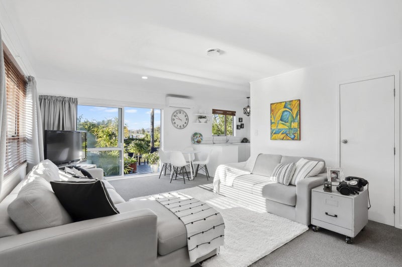 2/102 Seymour Road, Sunnyvale, Auckland - Carousel 2