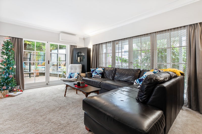 7 Coulthard Terrace, Opaheke, Papakura - Carousel 2