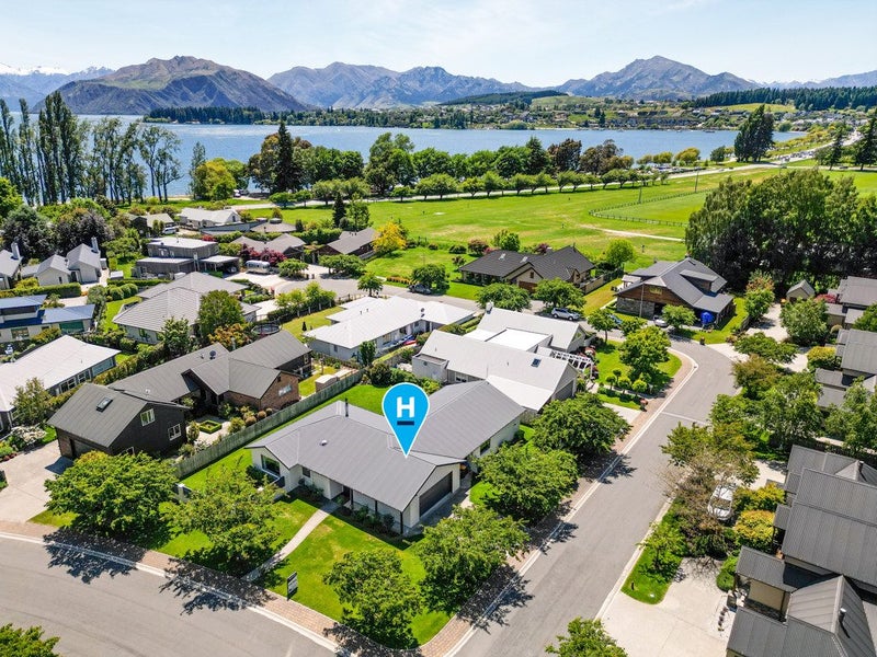 1 Lansdown Street, Wanaka - Carousel 1