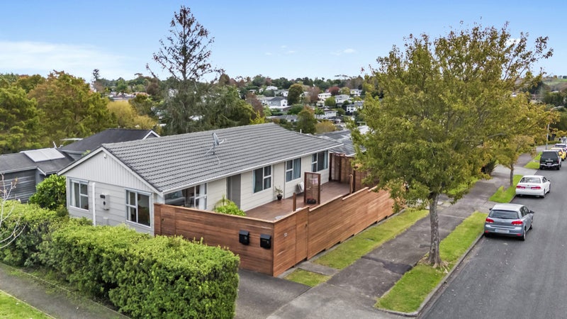 33 Ripon Crescent, Meadowbank, Auckland - Carousel 1