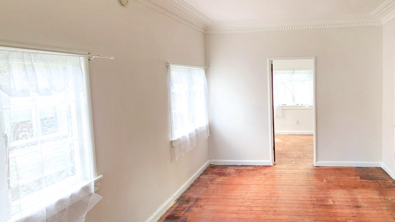 4 Warren Avenue, Three Kings, Auckland - Carousel 2