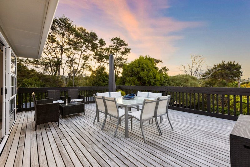 8 Konini Road, Titirangi, Auckland - Carousel 2