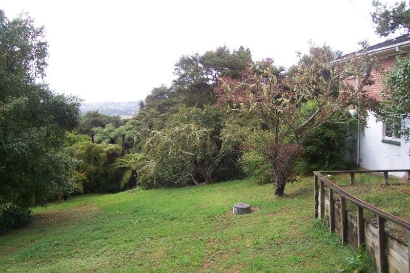 192 Forest Hill Road, Waiatarua, Auckland - Carousel 2