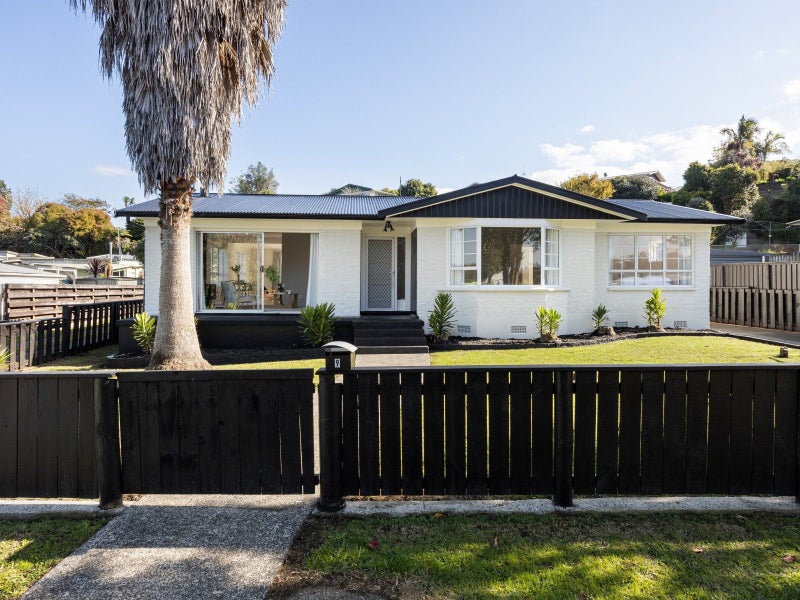 9 Caernarvon Street, Dinsdale, Hamilton - Carousel 1