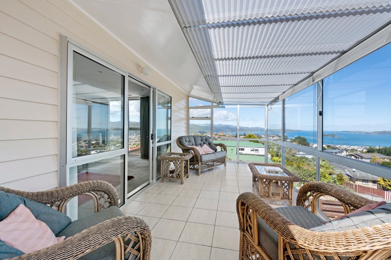 10 Wisteria Grove, Maungaraki, Lower Hutt - Carousel 2