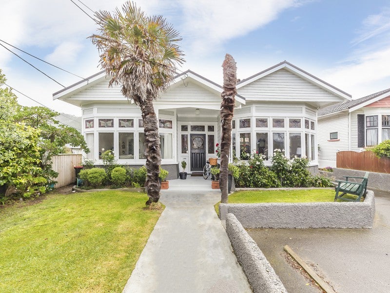 160 Onepu Road, Lyall Bay, Wellington - Carousel 1
