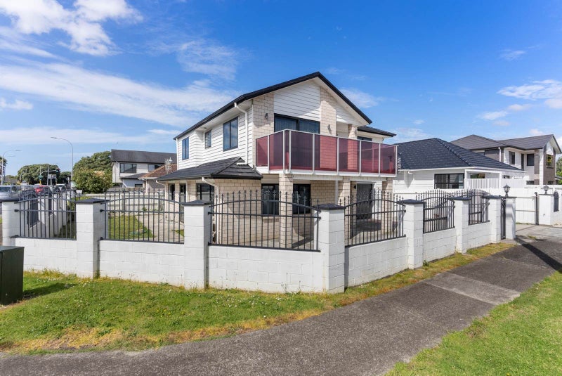 422 Massey Road, Mangere East, Auckland - Carousel 1