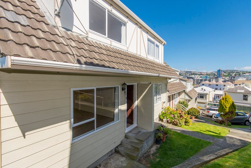 44P Roxburgh Street, Mount Victoria, Wellington - Carousel 1