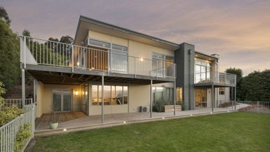 12 Tiroroa Lane, Huntsbury, Christchurch - Carousel 1