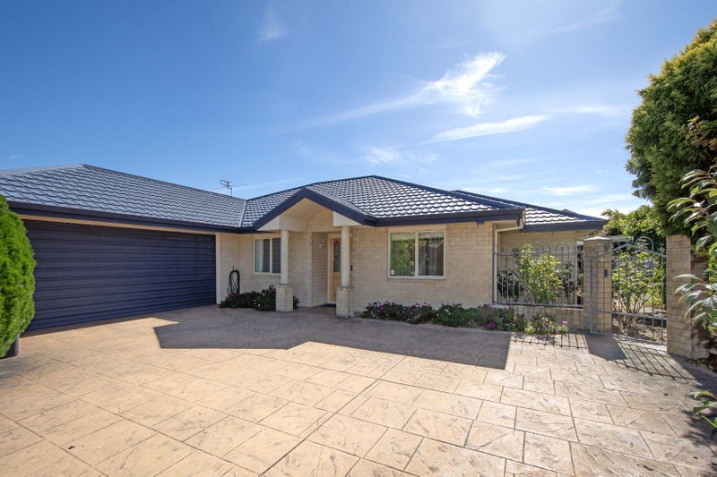 10 Iroquois Place, Wigram, Christchurch - Carousel 1