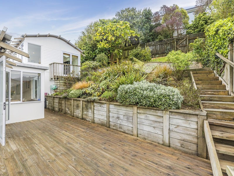 92 Raroa Road, Aro Valley, Wellington - Carousel 2