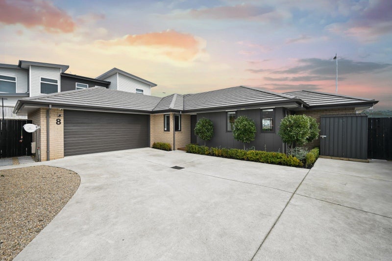 8 Pragma Rise, Rototuna North, Hamilton - Carousel 1
