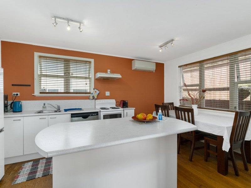 9 Massey Street, Tawa, Wellington - Carousel 2