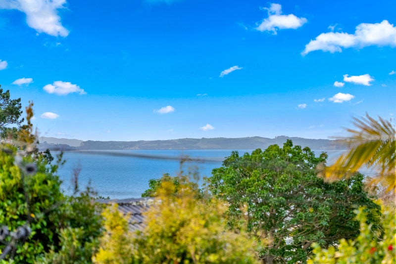 84A Aberdeen Road, Campbells Bay, Auckland - Carousel 1