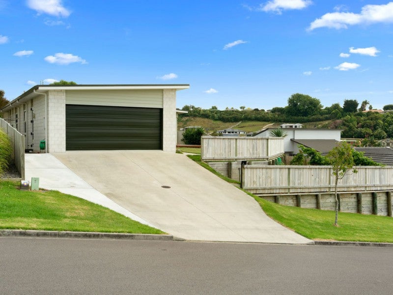 6 Danny Place, Pyes Pa, Tauranga - Carousel 21