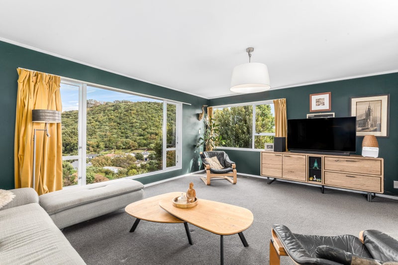 5 Meridian Way, Whitby, Porirua - Carousel 2