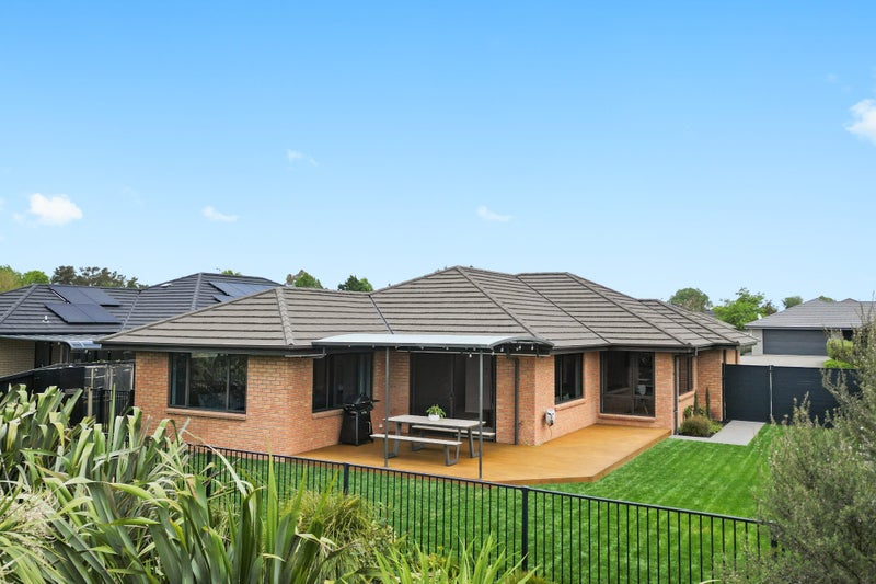 263 Dixon Road, Fitzroy, Hamilton - Carousel 2