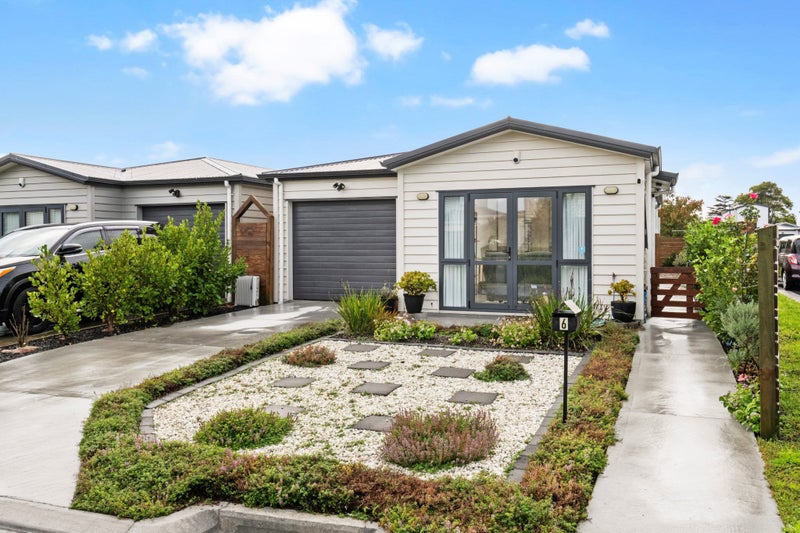 6 Divide Loop, Takanini, Auckland - Carousel 1