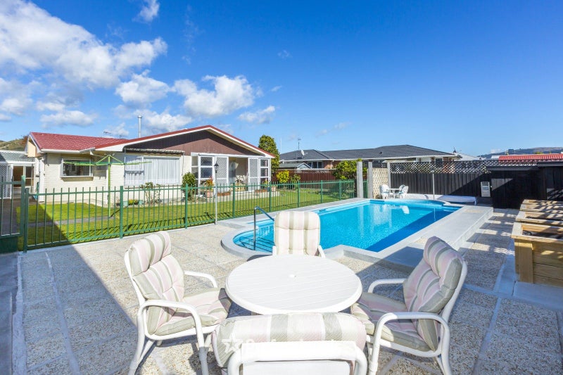 21 Joseph Grove, Elderslea, Upper Hutt - Carousel 1