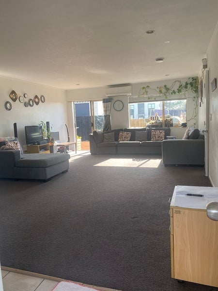 15 Carlas Way, Ranui, Auckland - Carousel 2