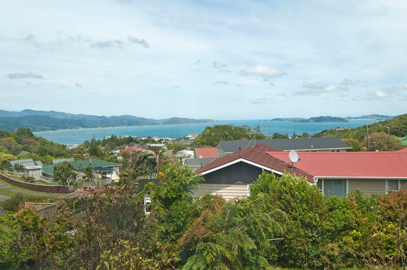 220 Dowse Drive, Maungaraki, Lower Hutt - Carousel 2