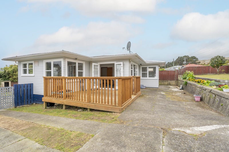 73 Driver Crescent, Cannons Creek, Porirua - Carousel 1