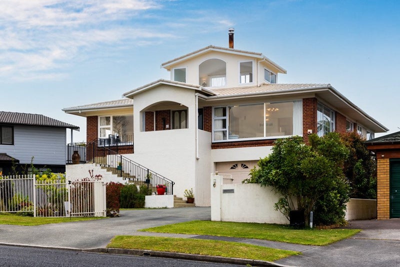 28 Ridge Road, Waiake, Auckland - Carousel 1