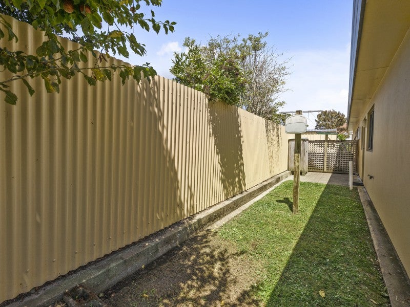 3/58A MOLESWORTH ST, TAITA, LOWER HUTT - Carousel 15
