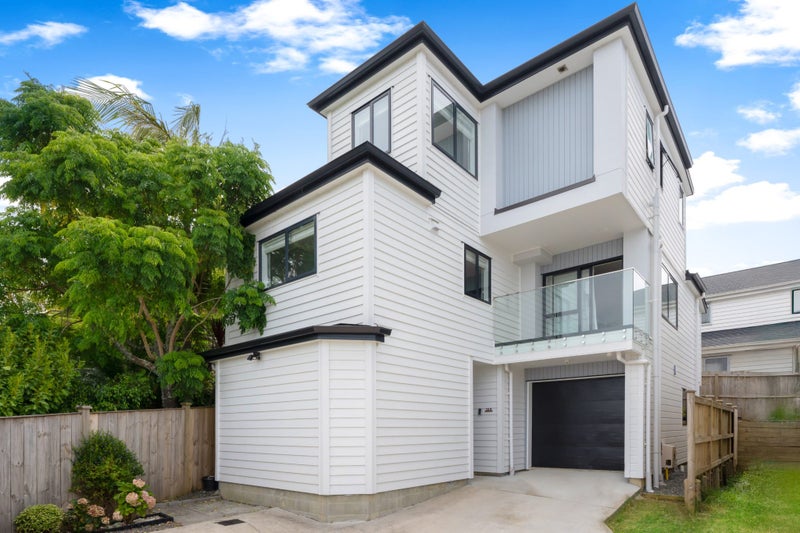 24B Bruce Road, Glenfield, Auckland - Carousel 1