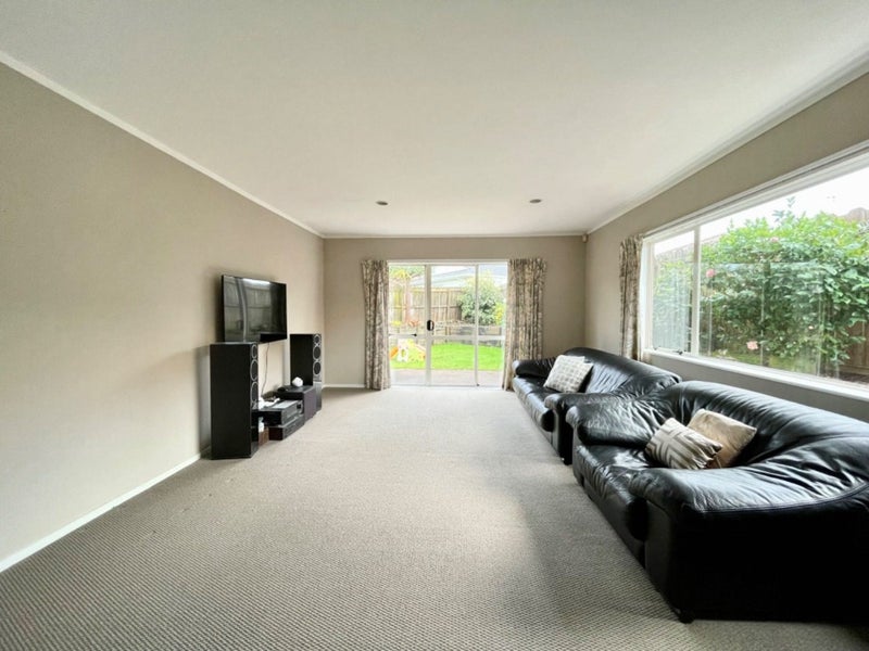 3/18 Edendale Road, Somerville, Manukau - Carousel 2