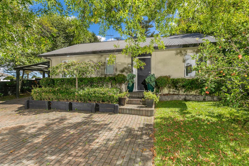 42 Isobel Road, Greenhithe, Auckland - Carousel 2