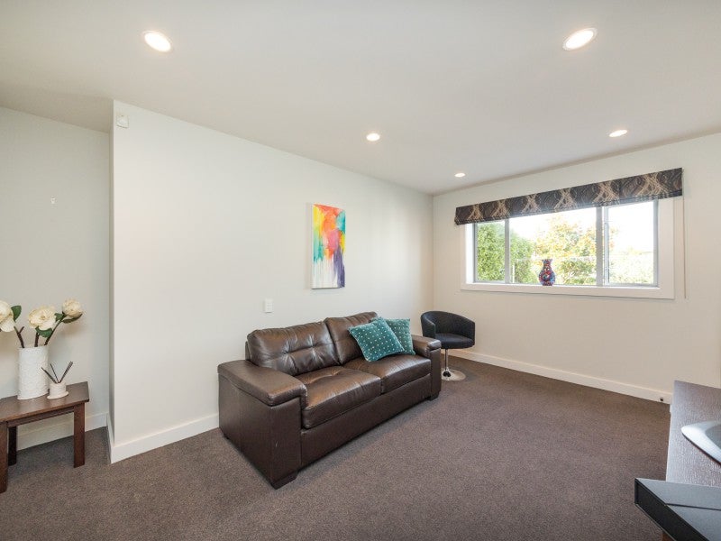 11 Vaucluse Heights, Fitzherbert, Palmerston North - Carousel 20