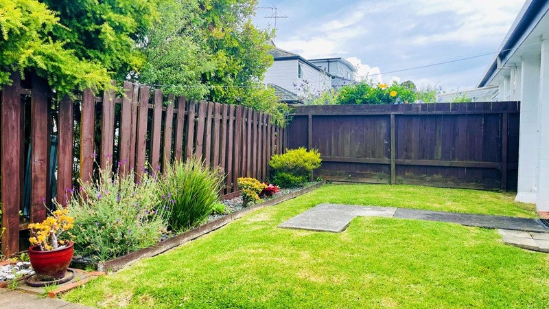 1/6 Vivian Wilson Drive, Eastern Beach, Auckland - Carousel 17