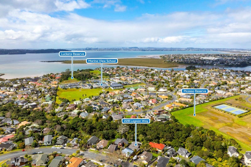 2/22 Lagoon Way, West Harbour, Auckland - Carousel 12
