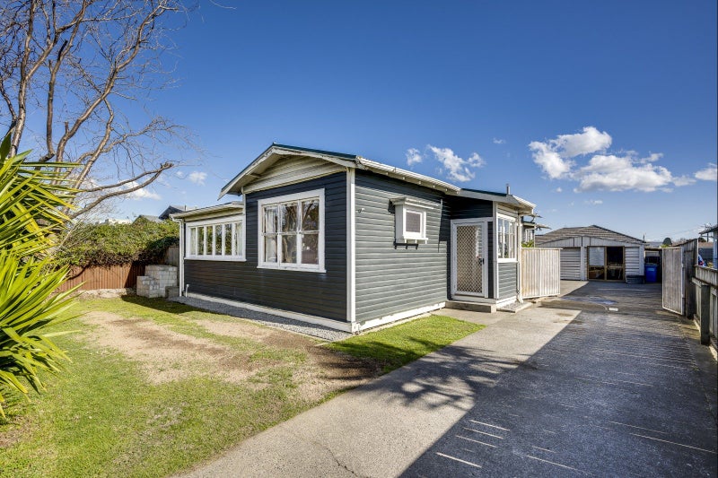 1013 Heretaunga Street West, Saint Leonards, Hastings - Carousel 1
