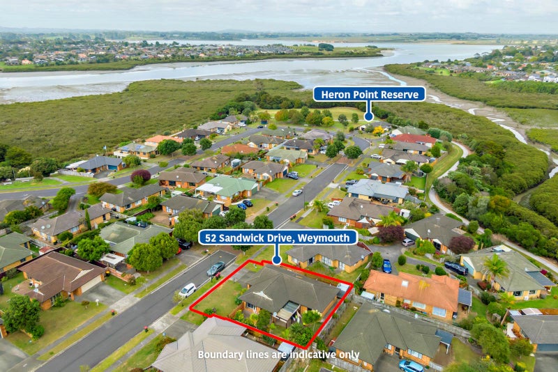 52 Sandwick Drive, Weymouth, Auckland - Carousel 1
