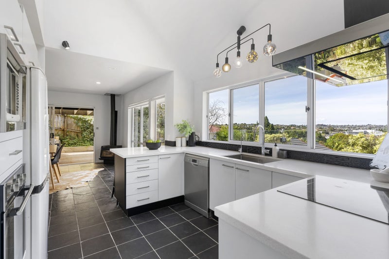 2/15A Beatrice Avenue, Hillcrest, Auckland - Carousel 2