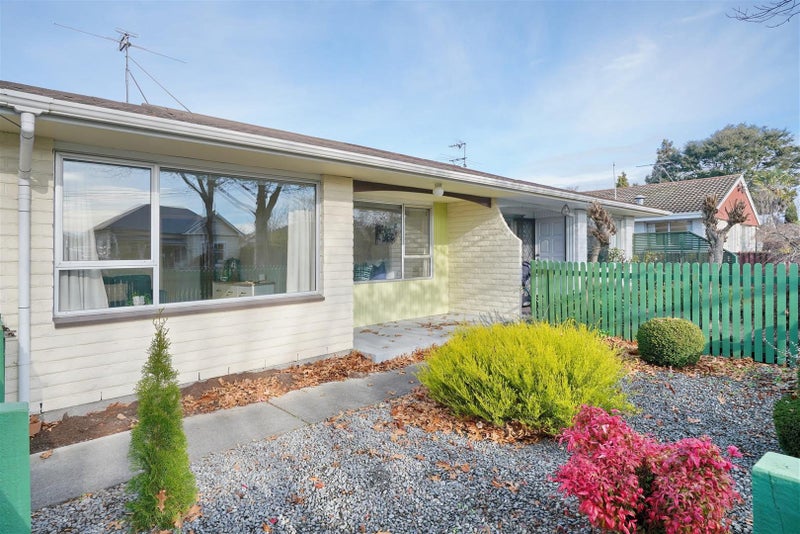 2/16 Oxley Avenue, St Albans, Christchurch - Carousel 1