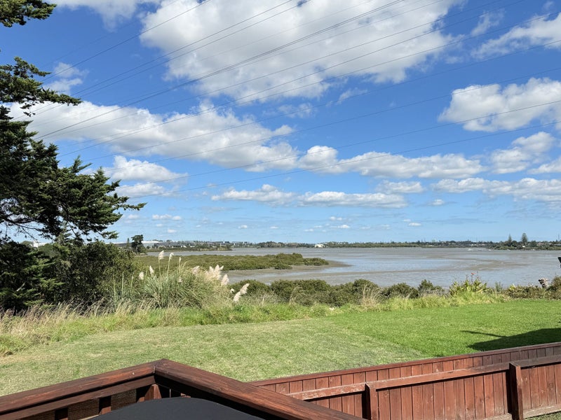 2/18 Aurea Avenue, Pakuranga, Auckland - Carousel 2