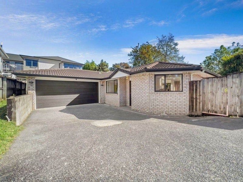 66 Heaphy Street, Blockhouse Bay, Auckland - Carousel 1