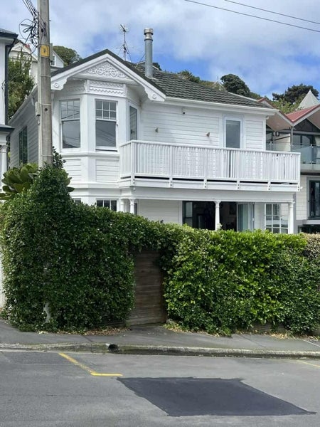 54 Hawker Street, Mount Victoria, Wellington - Carousel 1