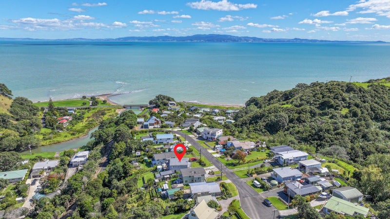 10 Eames Crescent, Te Mata - Carousel 1